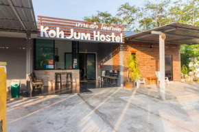 Koh Jum Hostel & Bungalow